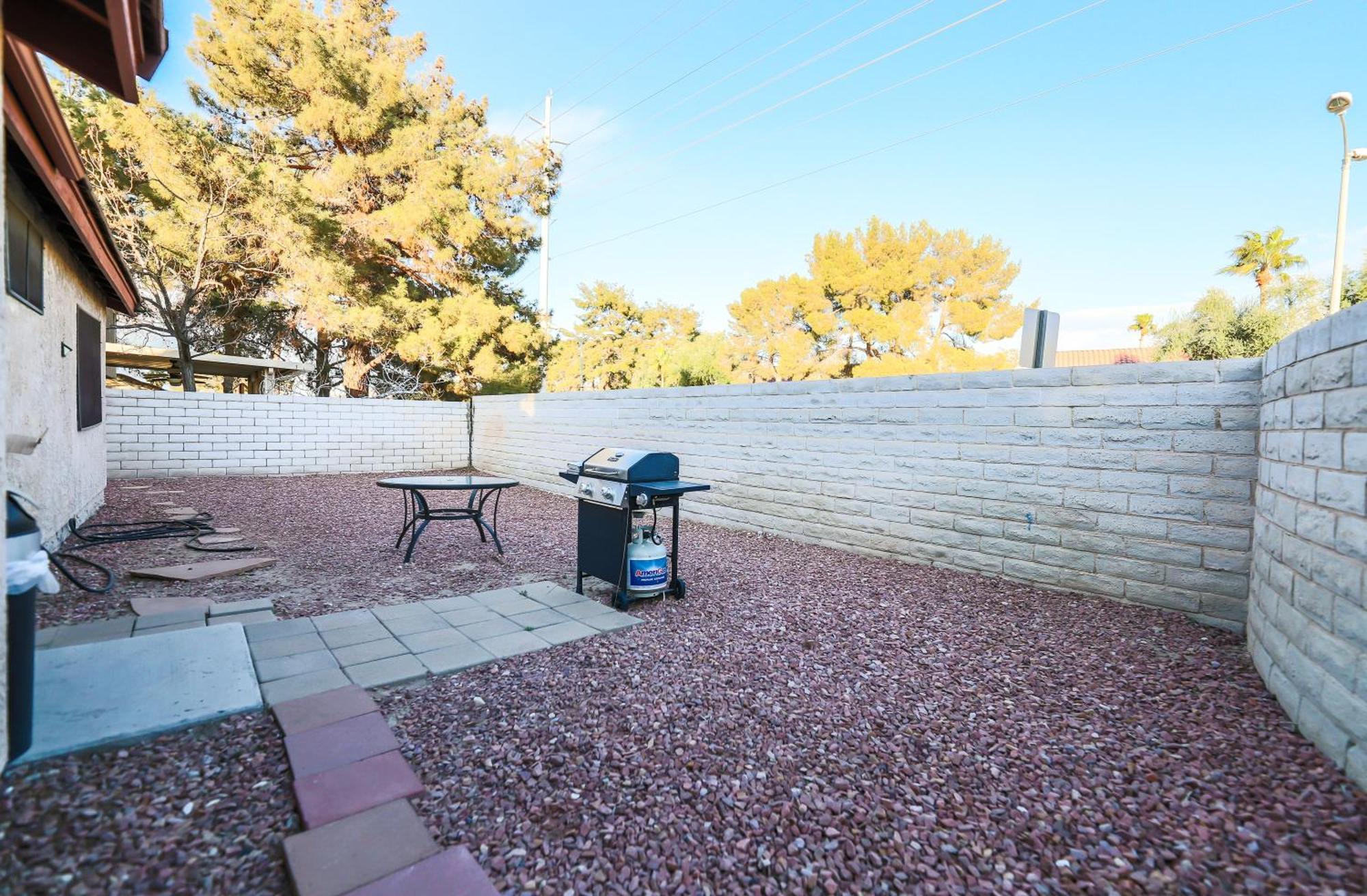 Private Oasis With Pool * Las Vegas