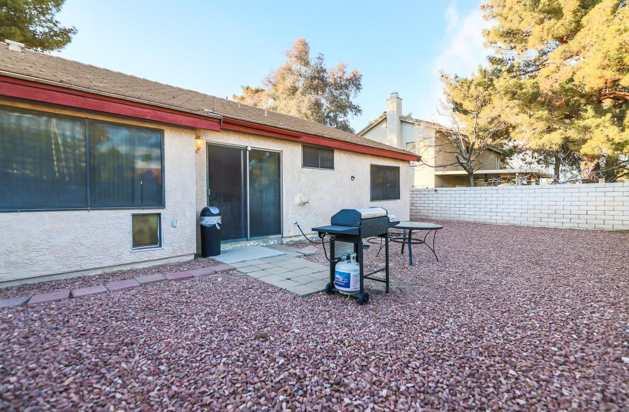 Private Oasis With Pool * Las Vegas
